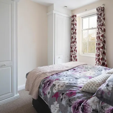Becket Apartment Yeovil Exterior photo